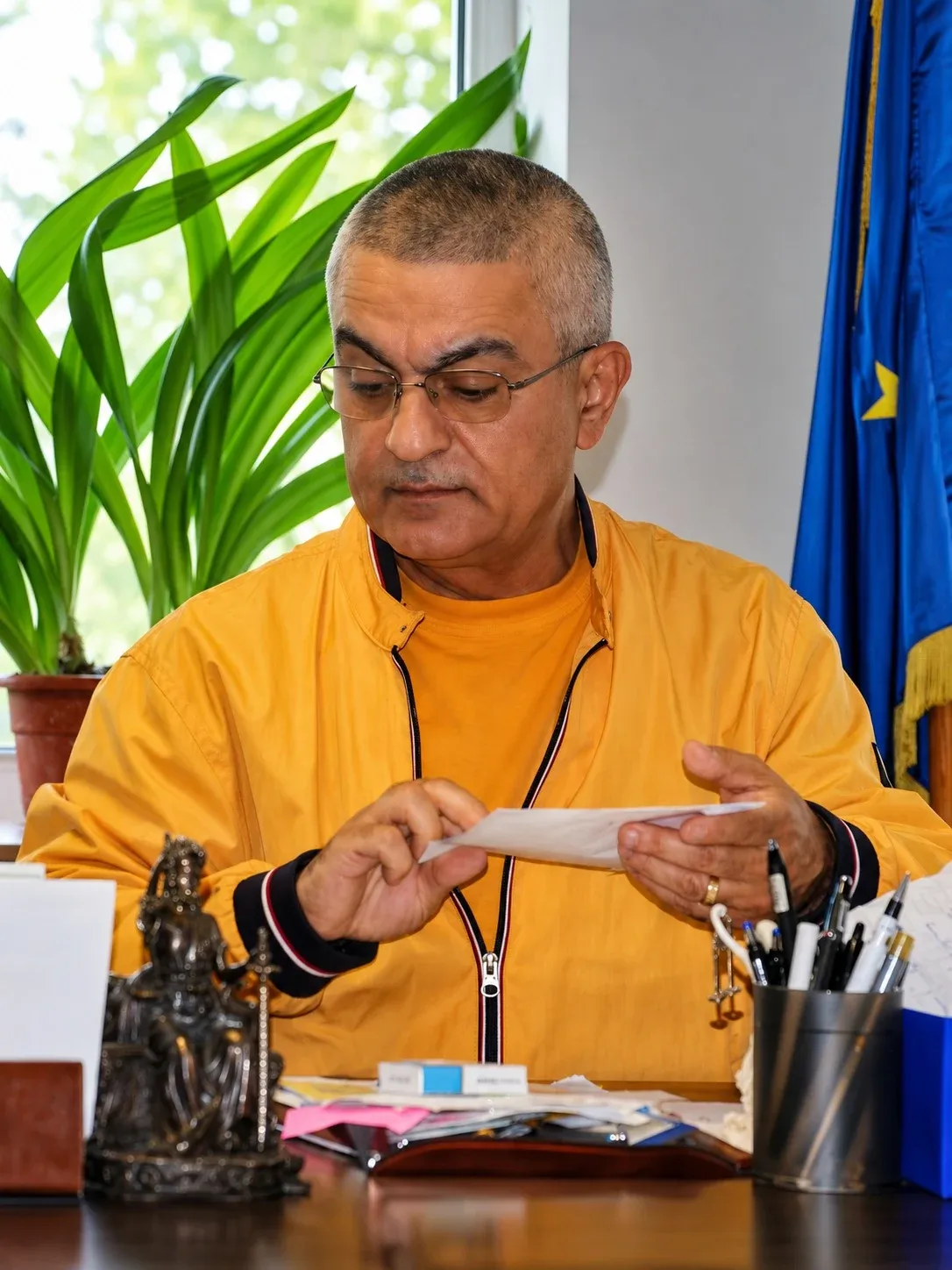 Avocat Eugen Titu la birou